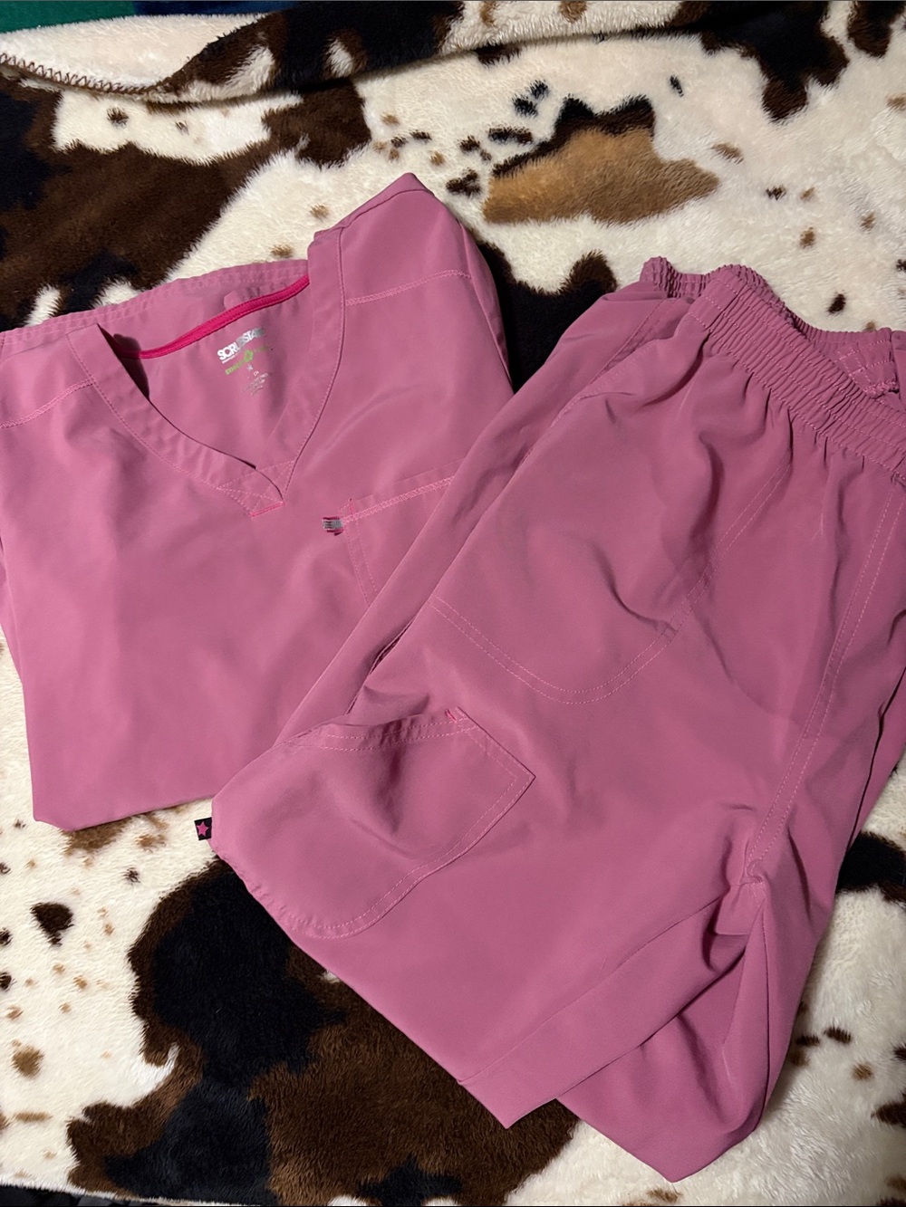 Women's Pink matching Scrub Top & Pants Set